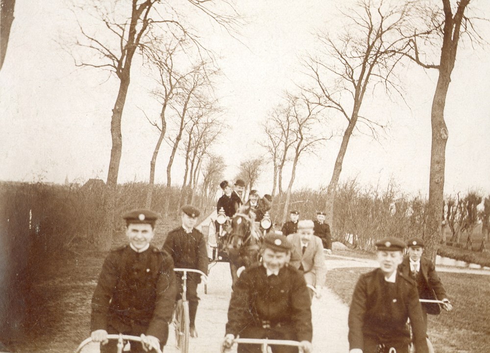 1896 Verenigingsleven Z.A.C.-fietsers 