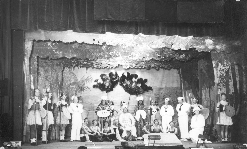 1928 Verenigingsleven Revue 'De terugkeer van Tali Aboe' t.g.v. het 35-jarig jubileum