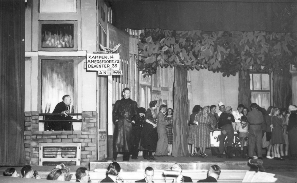 1948 Verenigingsleven Revue 'Hier moet je wezen.'