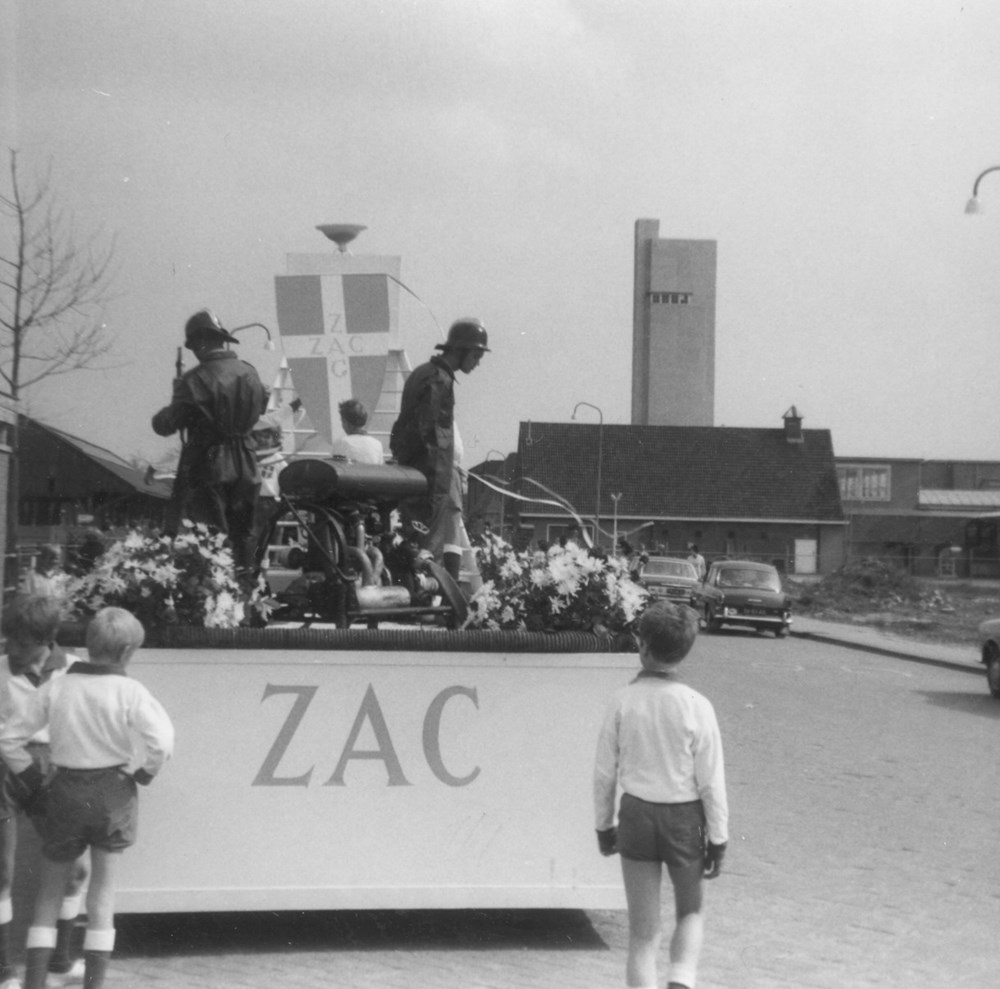 1968 Verenigingsleven Z.A.C. 75 jaar - Deelname aan Koninginne-optocht