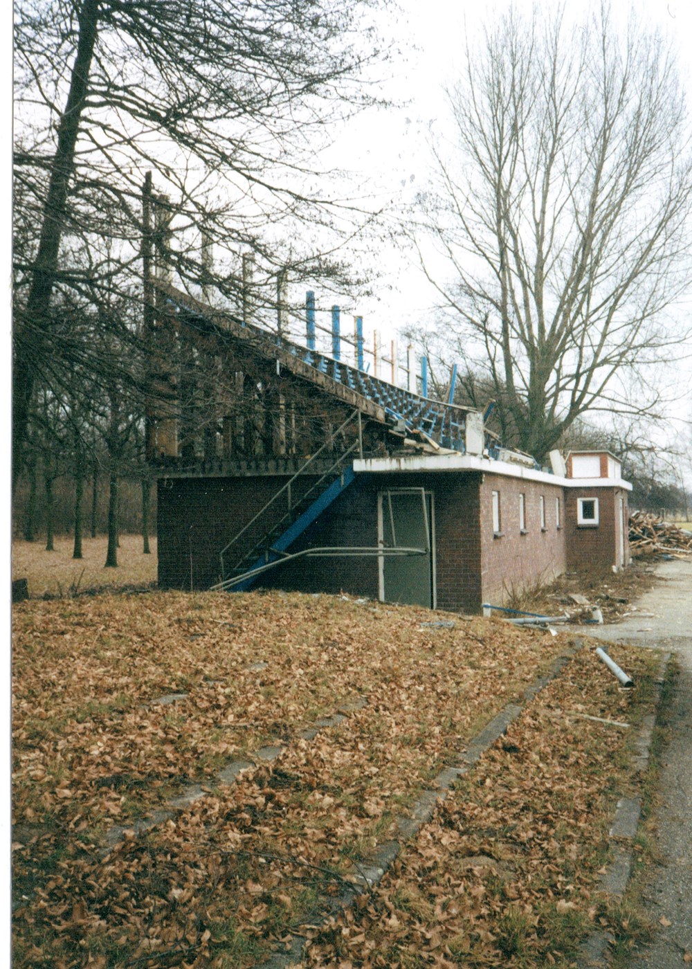1996 Verenigingsleven Sloop van het sportpark aan de Oude Veerweg