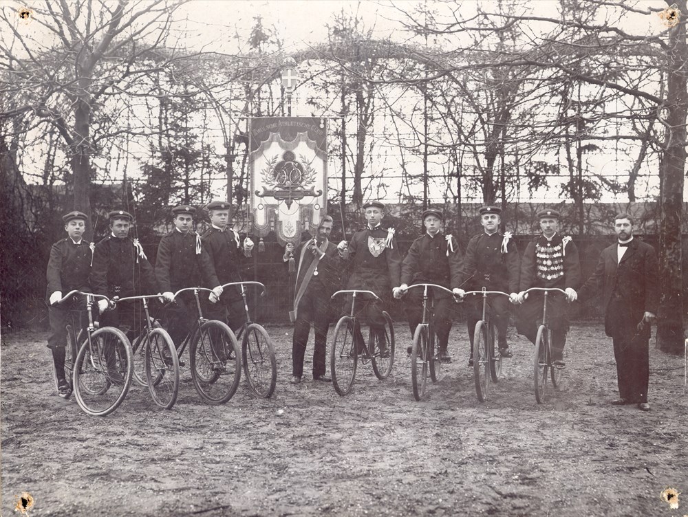 1895 Wielrijden Z.A.C.-zaalrijdersploeg