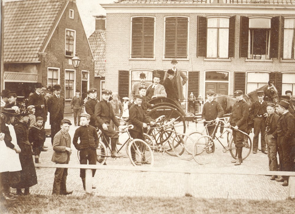 1896 Verenigingsleven Z.A.C.-fietsers