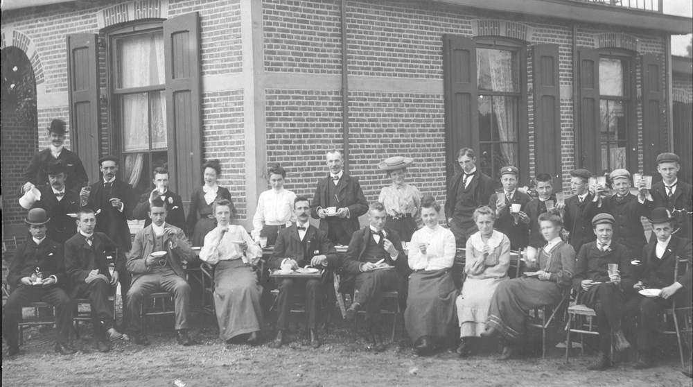 1903 Verenigingsleven Fietstocht naar 'Dennenheuvel' te Hattem