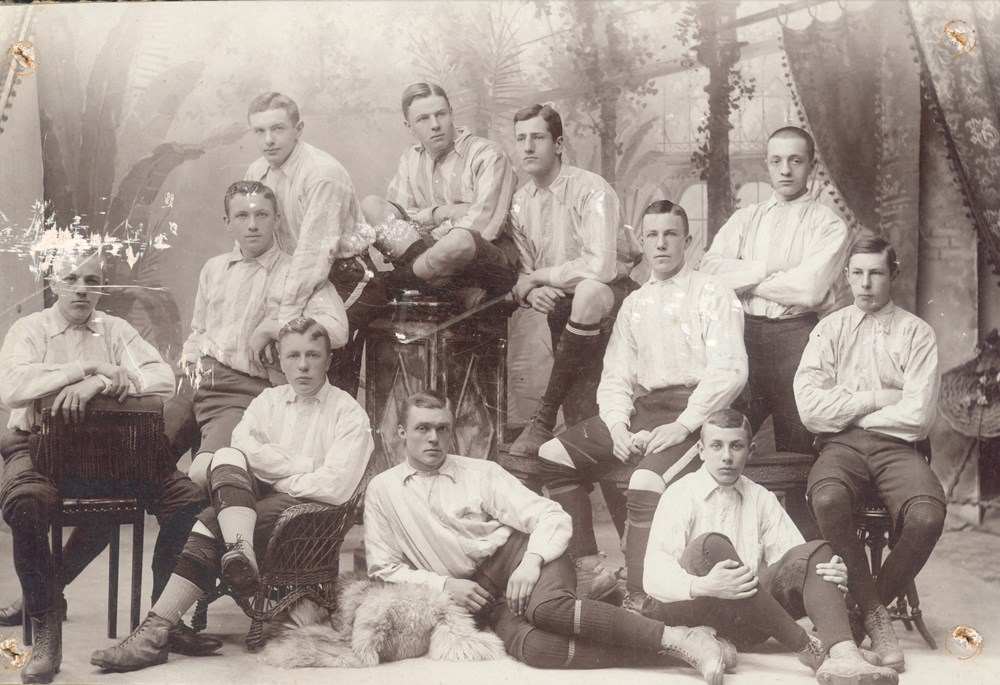1905 Voetbal Leden van de Z.V.V. (Zwolse voetvalvereniging). 