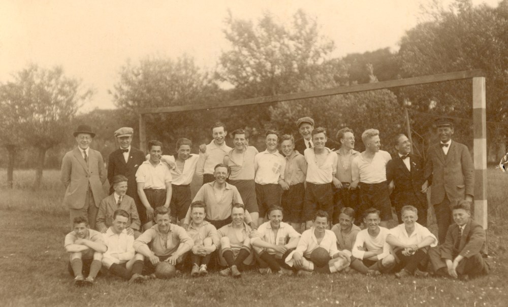 1924 Voetbal Z.A.C. 4 en 5