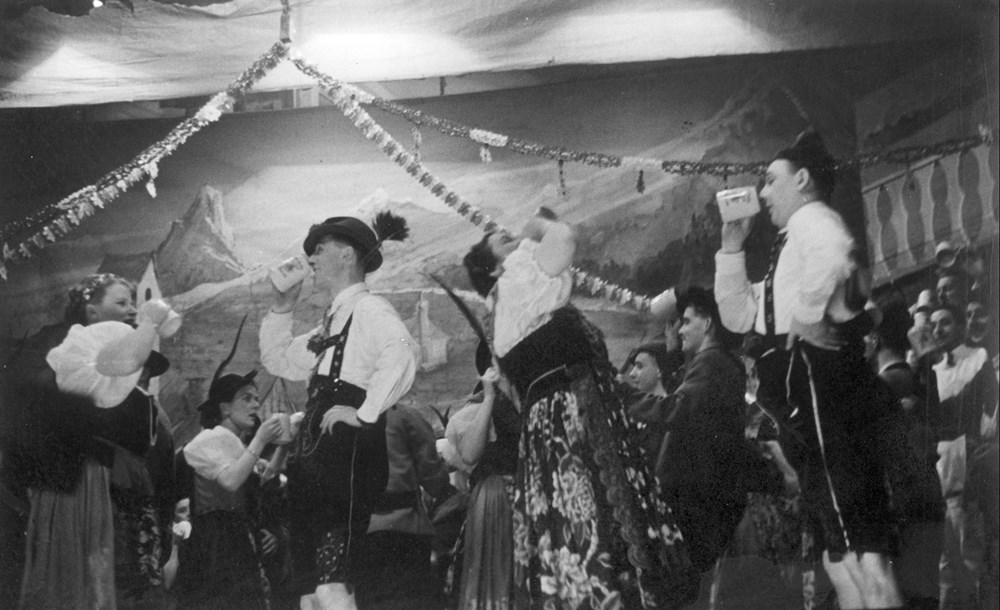 1938 Verenigingsleven Revue 'Daar gaat-ie weer!'