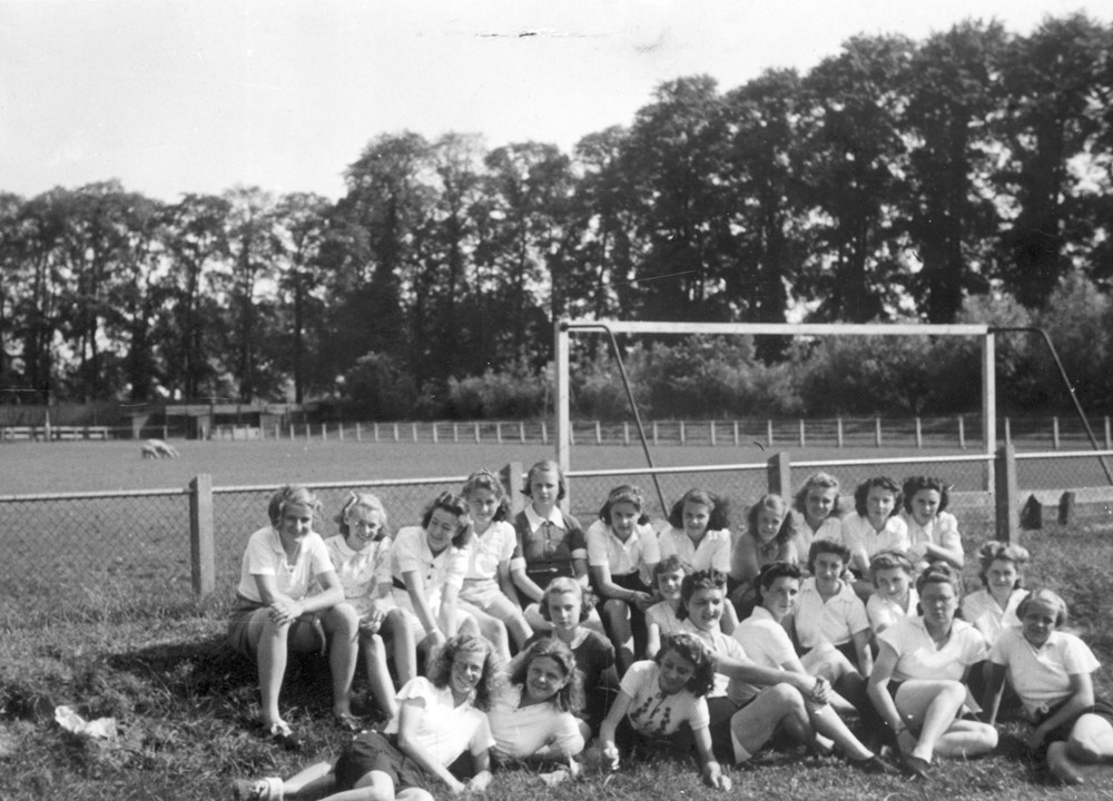 1941 Atletiek Oprichting afdeling Dames-atletiek.