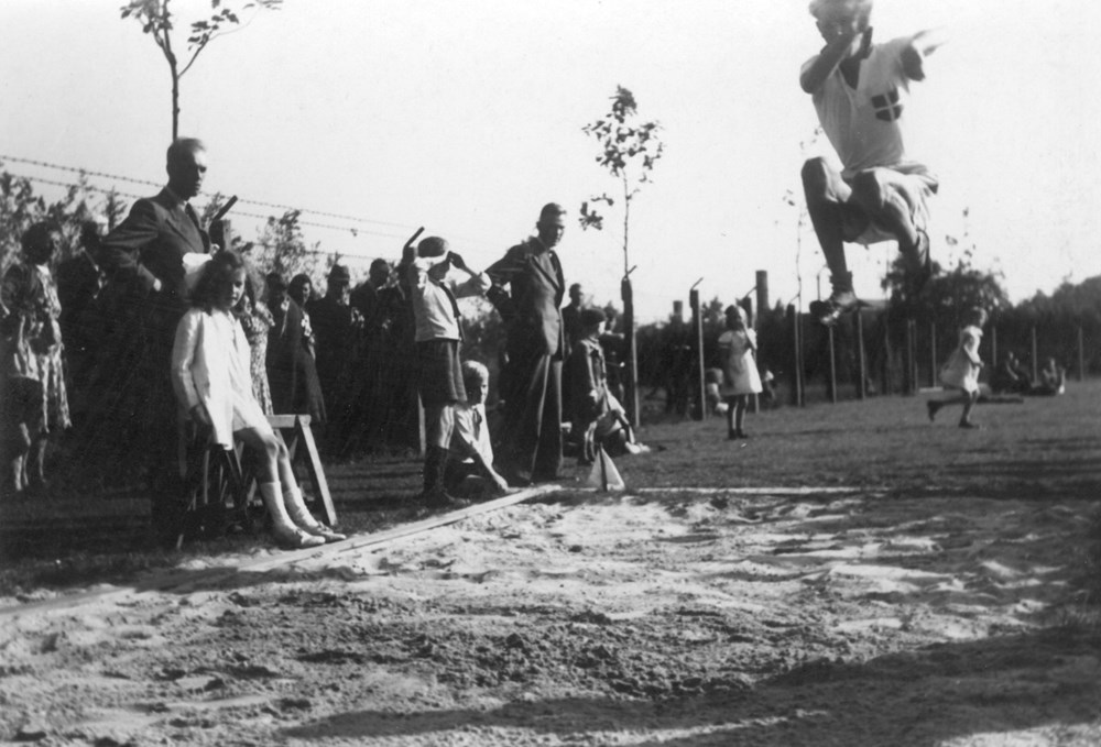 1943 Atletiek Wedstrijden in Apeldoorn 