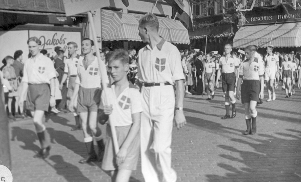 1948 Verenigingsleven Optocht t.g.v. 50 jarig regeringsjubileum van Koningin Wilhelmina