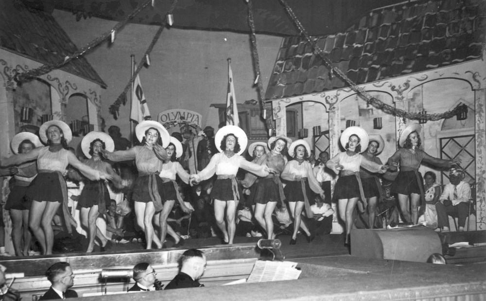 1948 Verenigingsleven Revue 'Hier moet je wezen.'