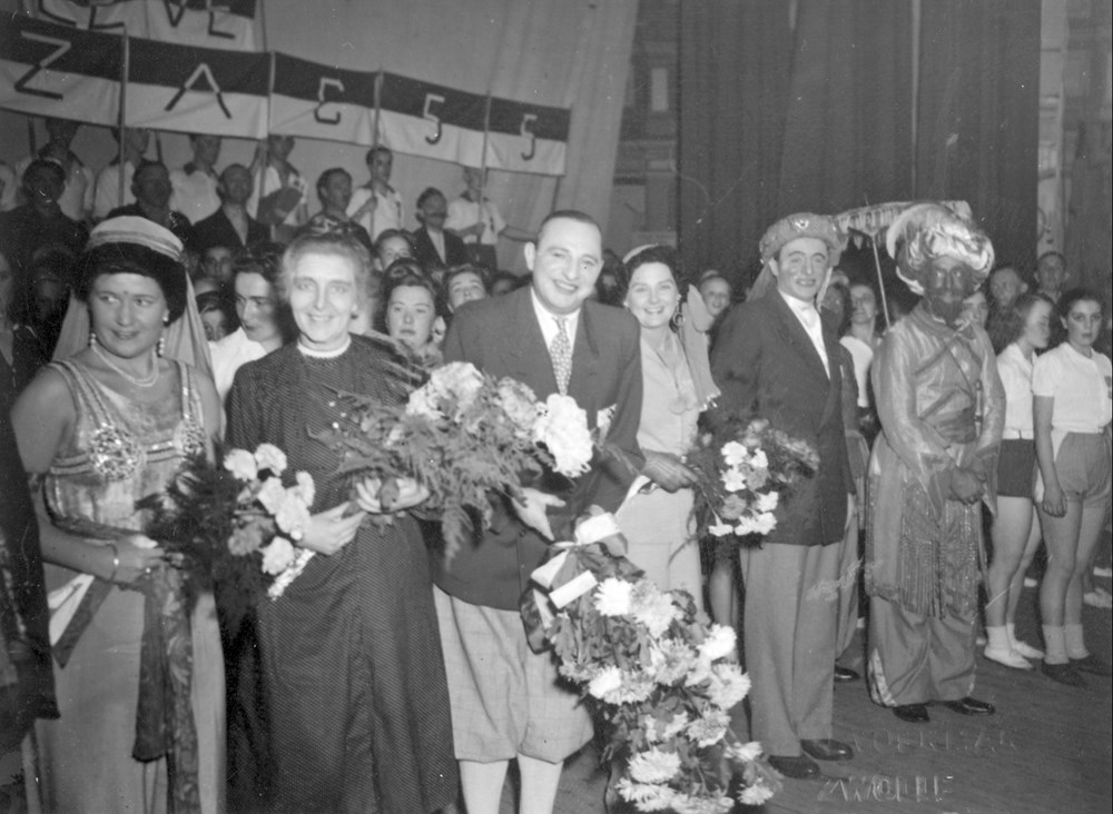 1948 Verenigingsleven Revue 'Hier moet je wezen.'