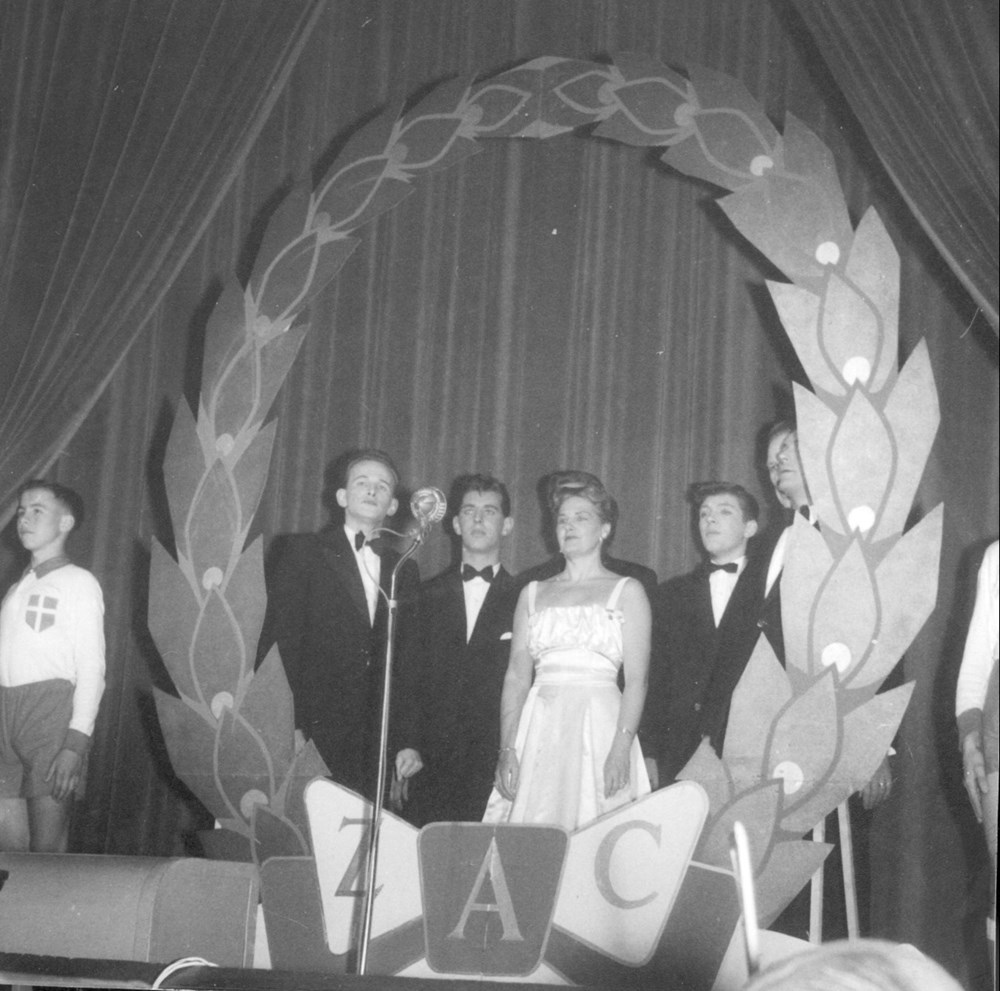 1958 Verenigingsleven Revue 'Spijkers met koppen'