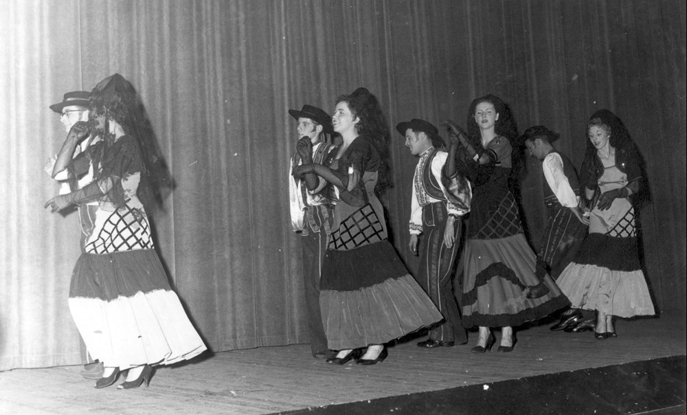 1958 Verenigingsleven Revue 'Spijkers met koppen'