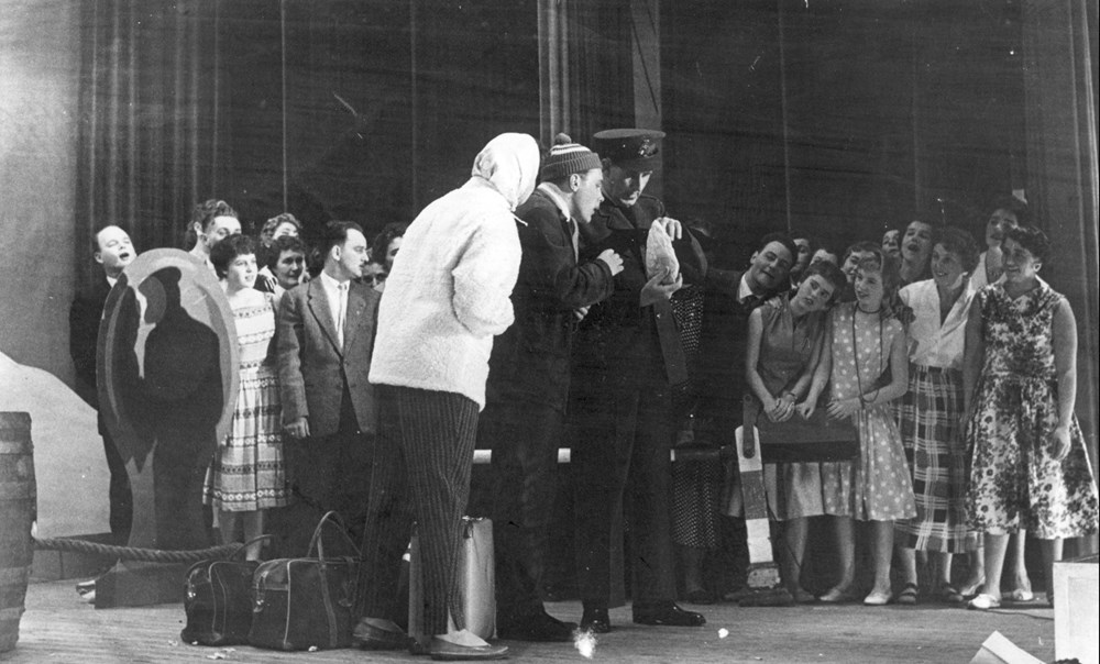 1958 Verenigingsleven Revue 'Spijkers met koppen'