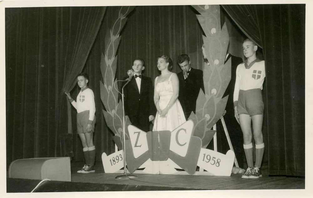 1958 Verenigingsleven Revue 'Spijkers met koppen'