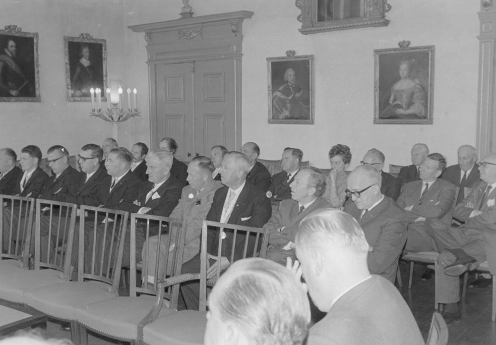 1968 Verenigingsleven Ontvangst reünisten op het gemeentehuis