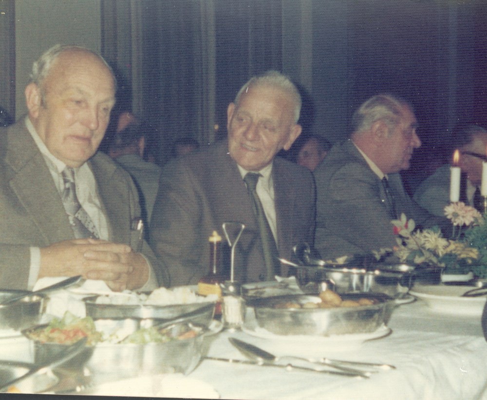 1976 Verenigingsleven Tussentijdse reünie (diner)