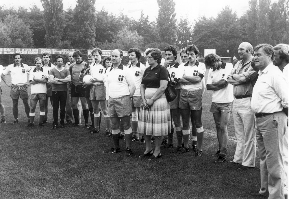 1981 Voetbal Afscheid van Nico Smit als selectiespeler