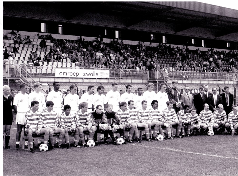 1993 Voetbal Jubileumwedstrijd Z.A.C. 1 tegen Ajax 1